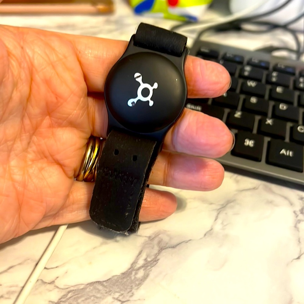 Orange theory otbeat burn heart rate monitor. Charger cable included.